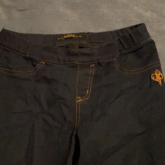 Jeans with zippered ankles… size M - Picture 2 of 7